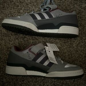 Adidas Home Alone 2 "Pigeon Lady" (Adidas Forum 84 Low)
